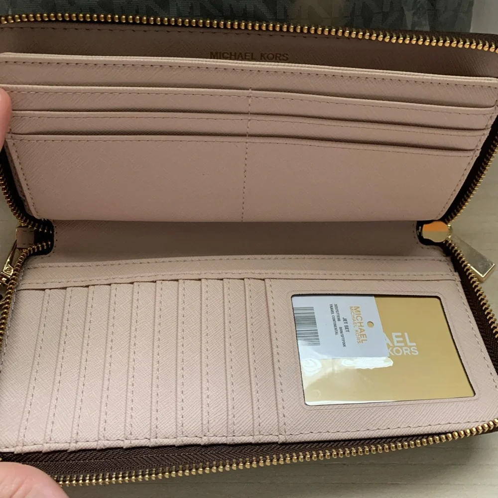 Michael Kors Set - Picture 11 of 13